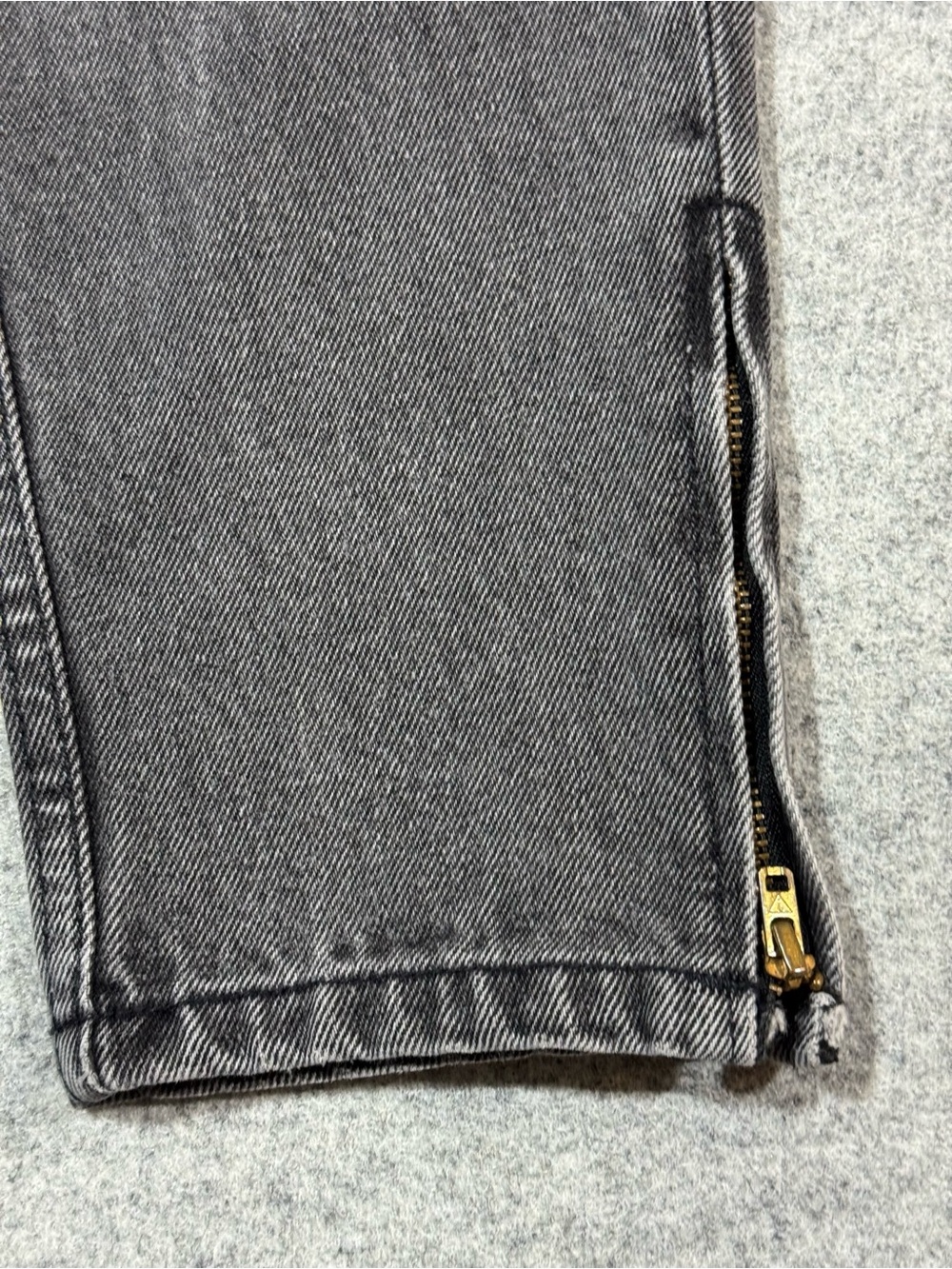 Guess High Rise Women’s Jeans - Washed Black - Picture 7 of 9